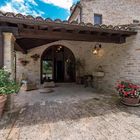 Ambrah 12&1, Emma מצ'רטה