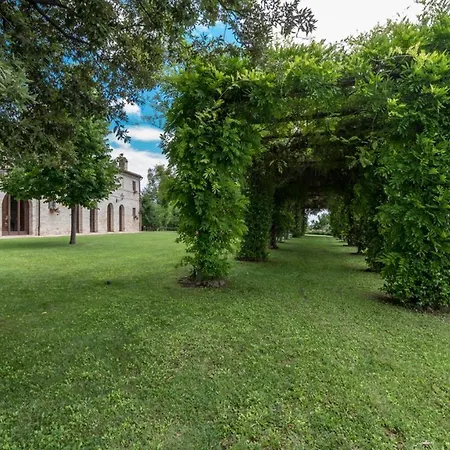 Ambrah 12&1, Emma וילה *