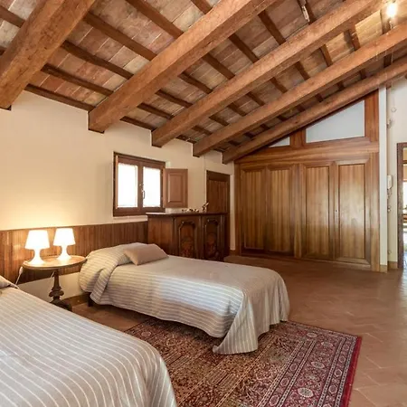 Ambrah 12&1, Emma וילה מצ'רטה