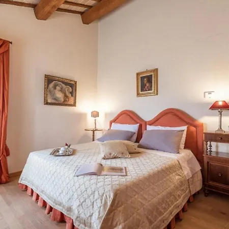 וילה Ambrah 12&1, Emma