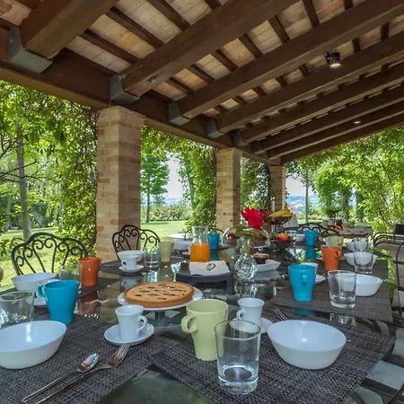 Ambrah 12&1, Emma וילה מצ'רטה